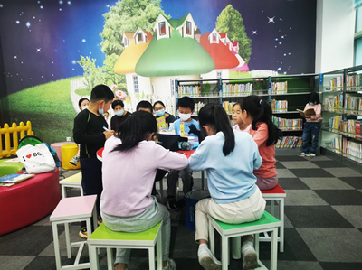 家校聯動，羅租小學社區讀書會點亮石巖 圖書出租